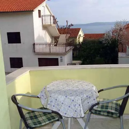 Apartment Okrug Gornji 32 Trogir